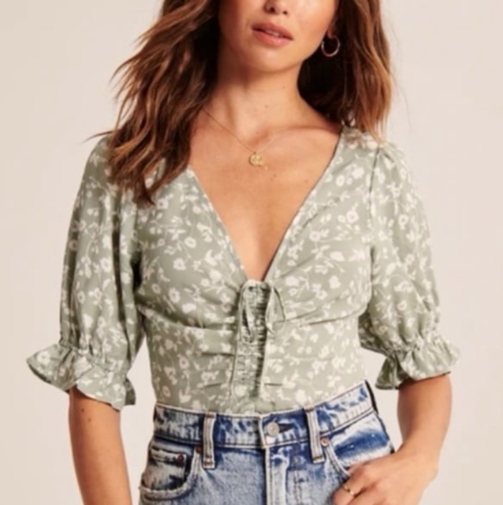 Abercrombie & Fitch Floral Blouse Ruched  Smocked